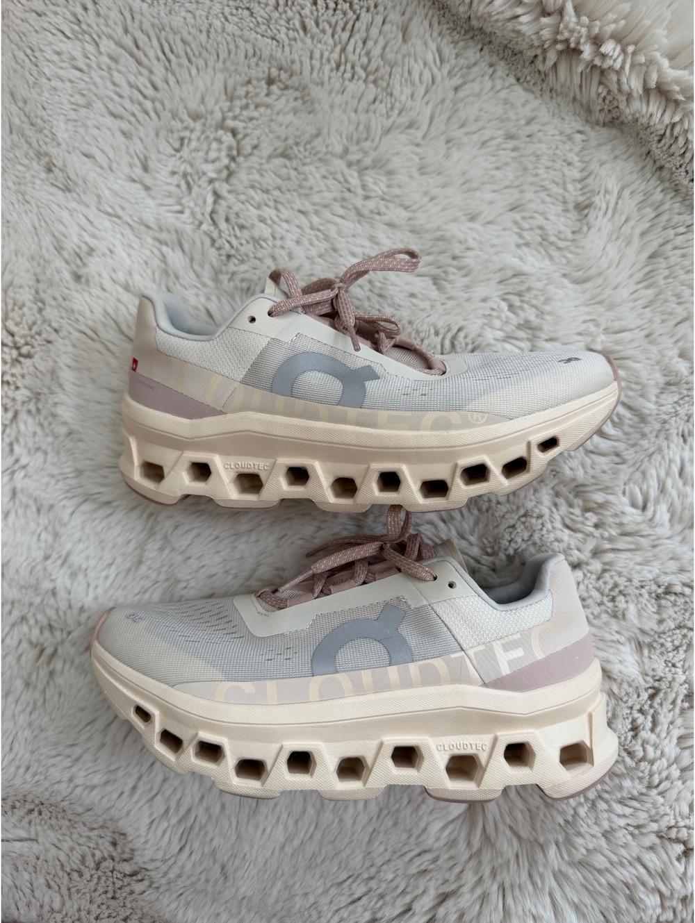 On Running Cloud monster 1 Women's Sneakers Cloudmonster 1  Moon / Fawn size 8